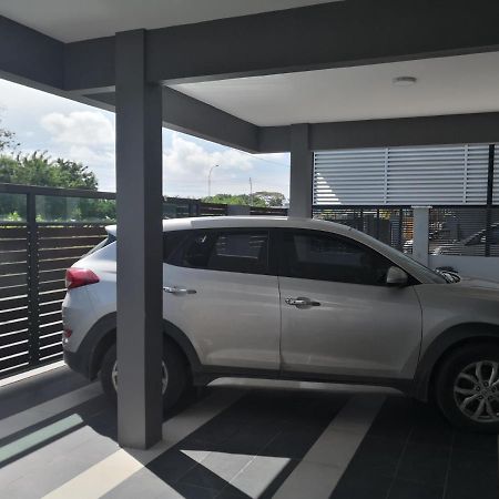 I Love U Bnb 爱乐游民宿 步行5 分钟到码头 Semporna Exterior photo