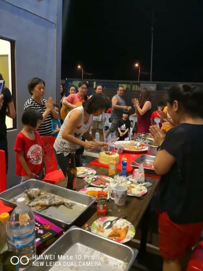 I Love U Bnb 爱乐游民宿 步行5 分钟到码头 Semporna Exterior photo