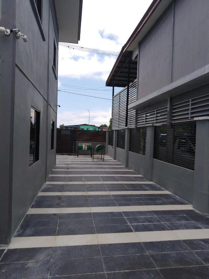 I Love U Bnb 爱乐游民宿 步行5 分钟到码头 Semporna Exterior photo